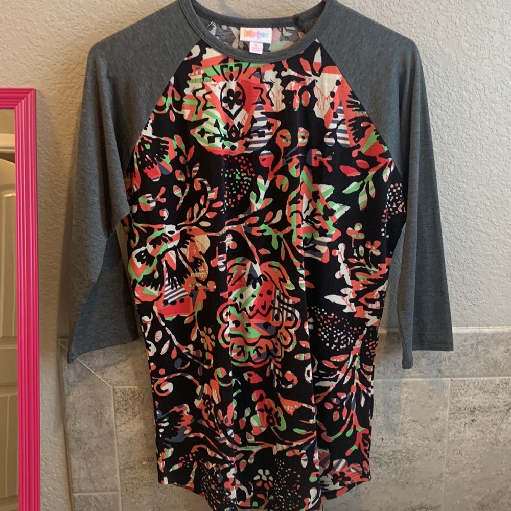 small lularoe randy baseball tee